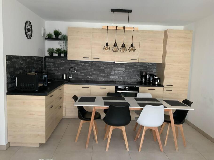 Logement Cosy Climatise Avec Parking เอ็ก-ซอง-โพรวองซ์ ภายนอก รูปภาพ