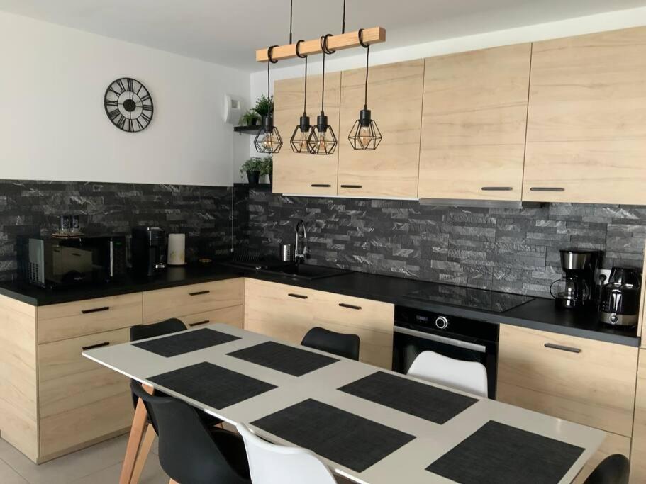 Logement Cosy Climatise Avec Parking เอ็ก-ซอง-โพรวองซ์ ภายนอก รูปภาพ
